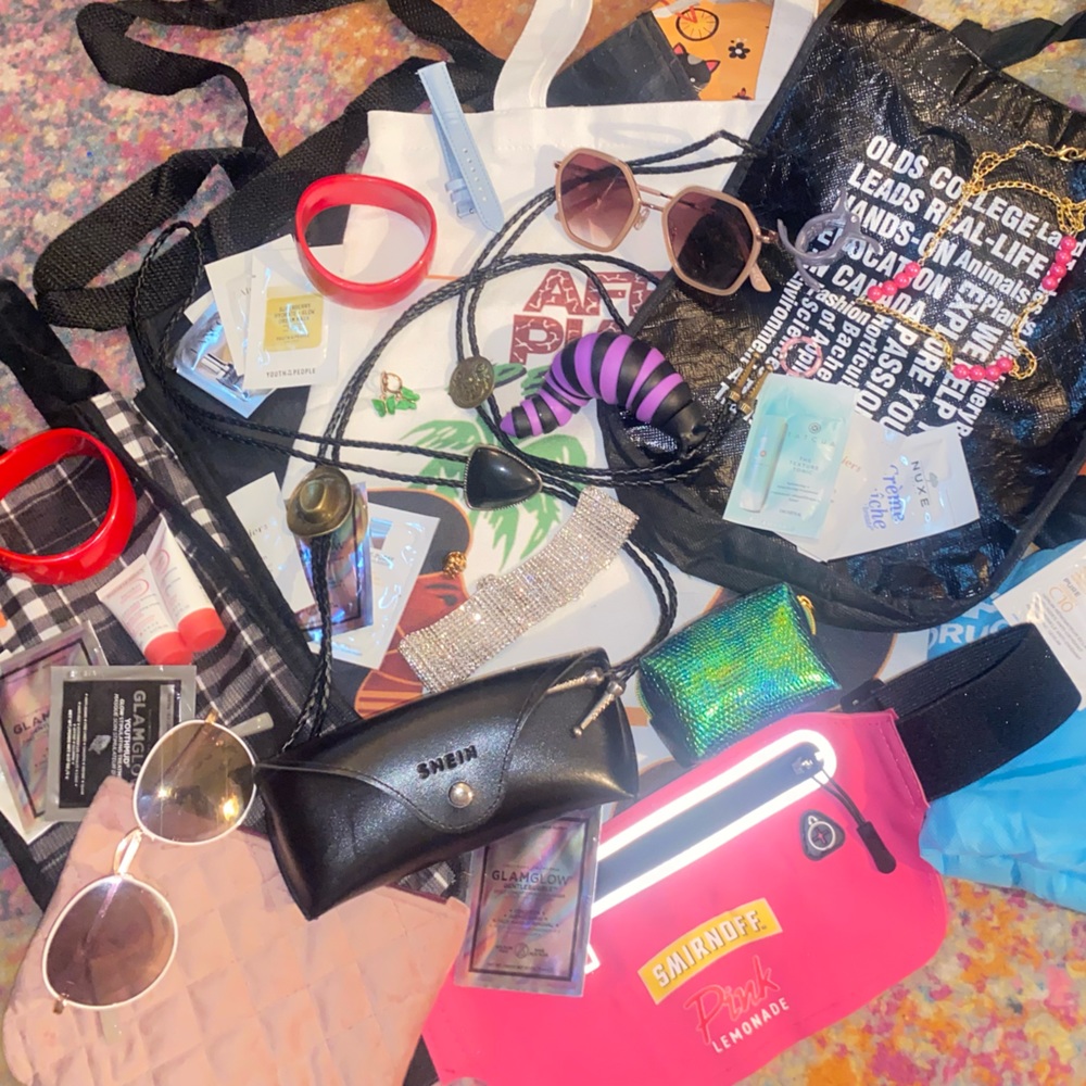 Freebies with ever purchase!!